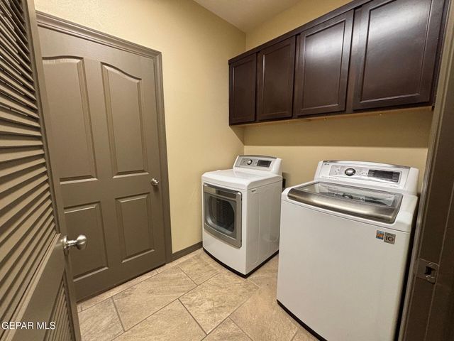 5724 Valley Lilac Lane, El Paso, TX 79932