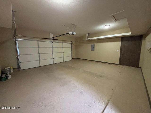 5724 Valley Lilac Lane, El Paso, TX 79932