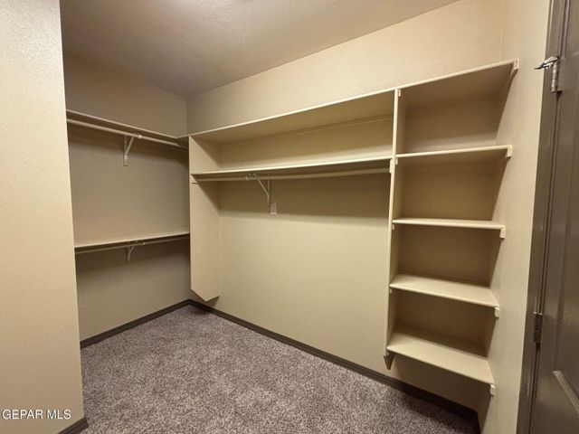 5724 Valley Lilac Lane, El Paso, TX 79932
