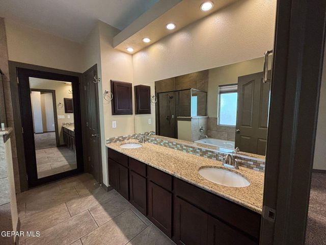 5724 Valley Lilac Lane, El Paso, TX 79932