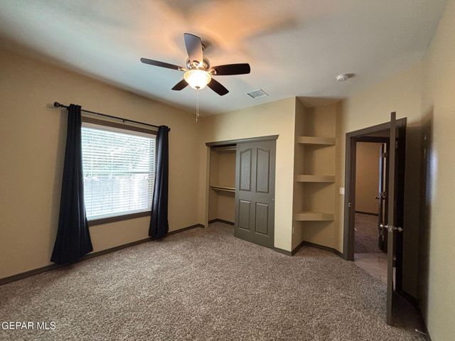 5724 Valley Lilac Lane, El Paso, TX 79932