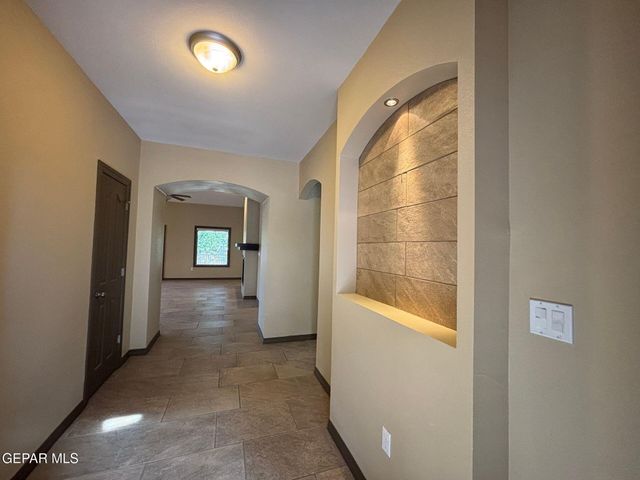 5724 Valley Lilac Lane, El Paso, TX 79932
