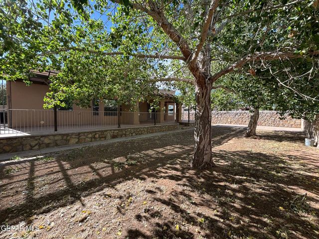 5724 Valley Lilac Lane, El Paso, TX 79932
