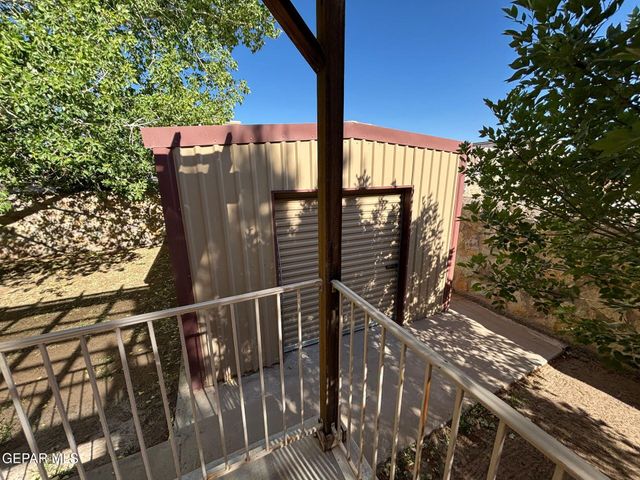 5724 Valley Lilac Lane, El Paso, TX 79932