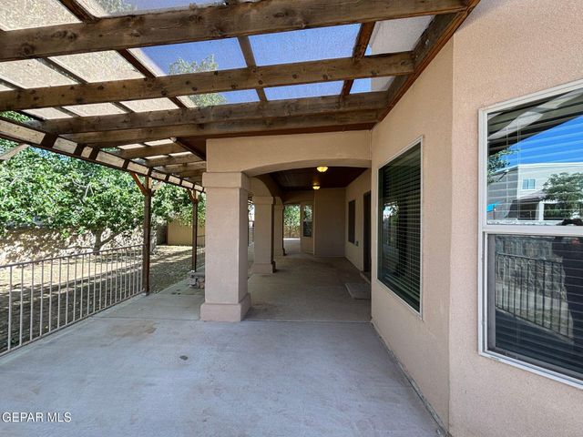 5724 Valley Lilac Lane, El Paso, TX 79932