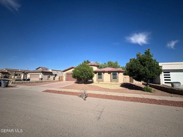 5724 Valley Lilac Lane, El Paso, TX 79932