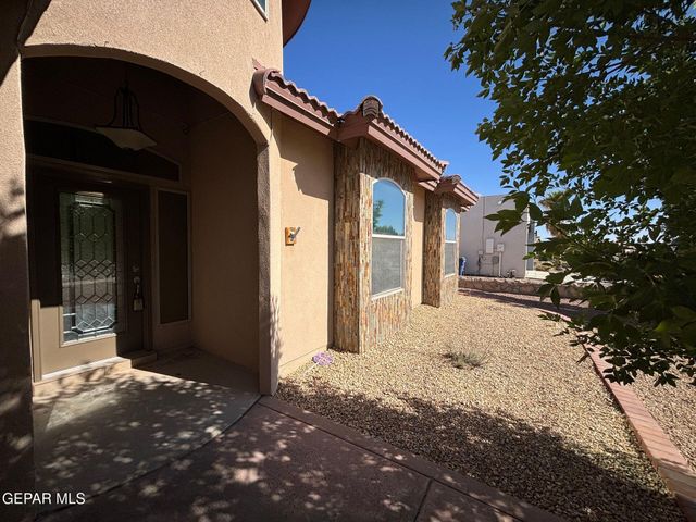 5724 Valley Lilac Lane, El Paso, TX 79932