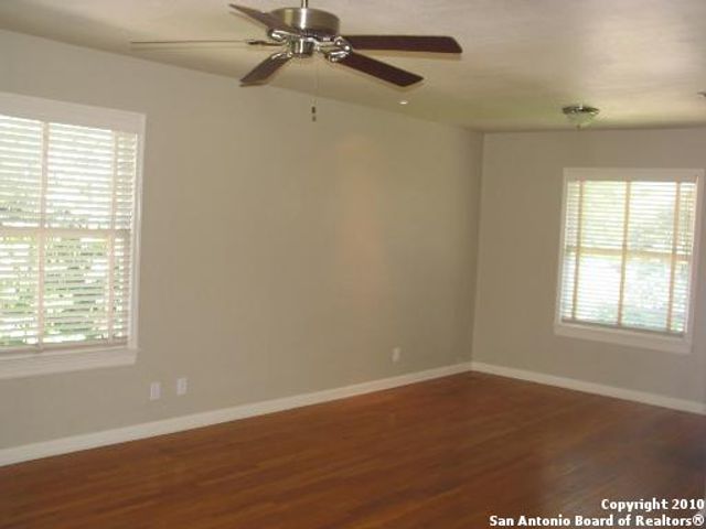 111 VASSAR LN, San Antonio, TX 78212