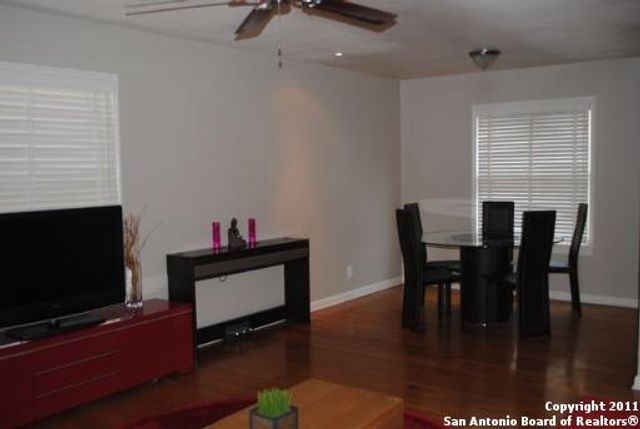 111 VASSAR LN, San Antonio, TX 78212