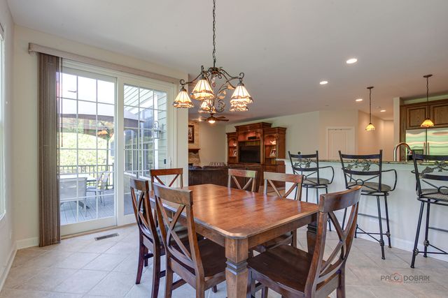 231 Cater Lane, Libertyville, IL 60048