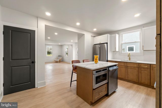 325 E 2ND ST, Moorestown, NJ 08057