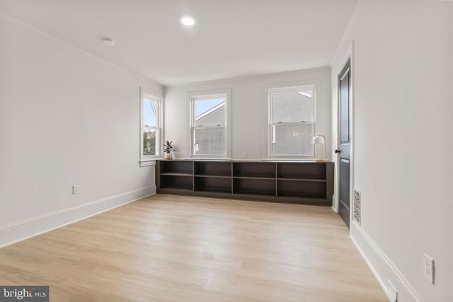 325 E 2ND ST, Moorestown, NJ 08057