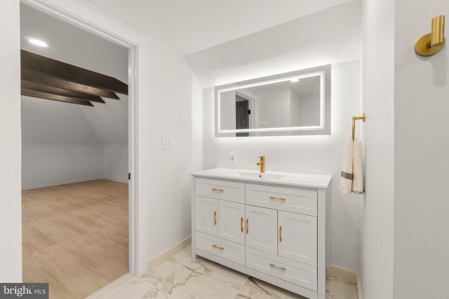 325 E 2ND ST, Moorestown, NJ 08057