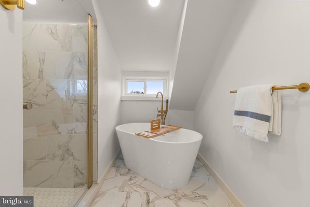 325 E 2ND ST, Moorestown, NJ 08057