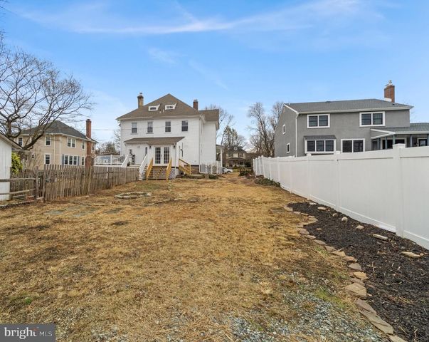 325 E 2ND ST, Moorestown, NJ 08057