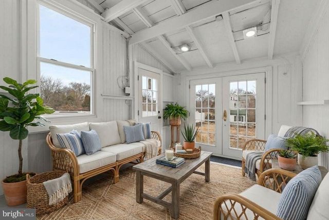 325 E 2ND ST, Moorestown, NJ 08057