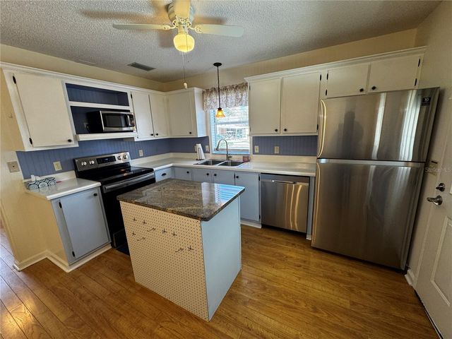 1218 POMPANO LANE, Lady Lake, FL 32159