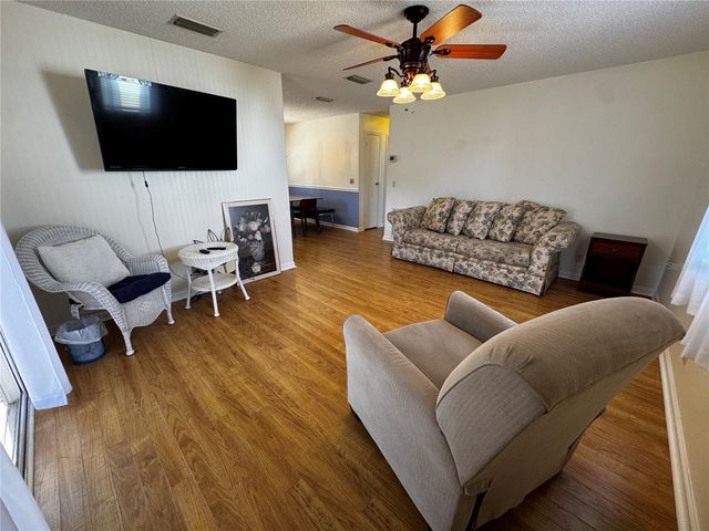 1218 POMPANO LANE, Lady Lake, FL 32159