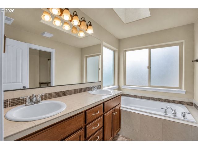 1305 Ne COOPER Ln, Estacada, OR 97023