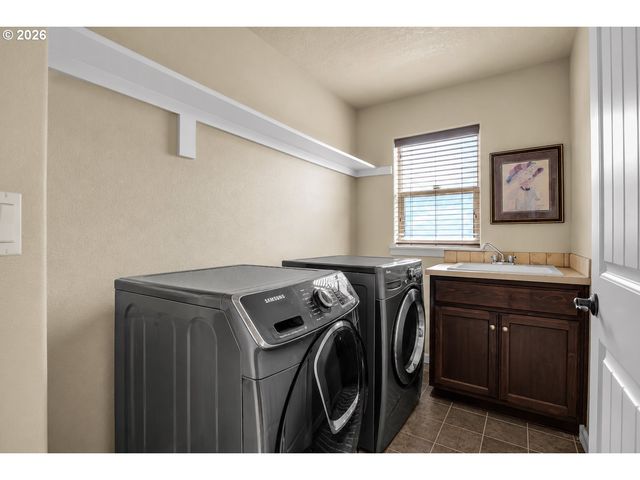 1305 Ne COOPER Ln, Estacada, OR 97023