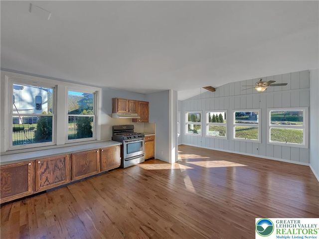 29 Hess Avenue, Hellertown Boro, PA 18055