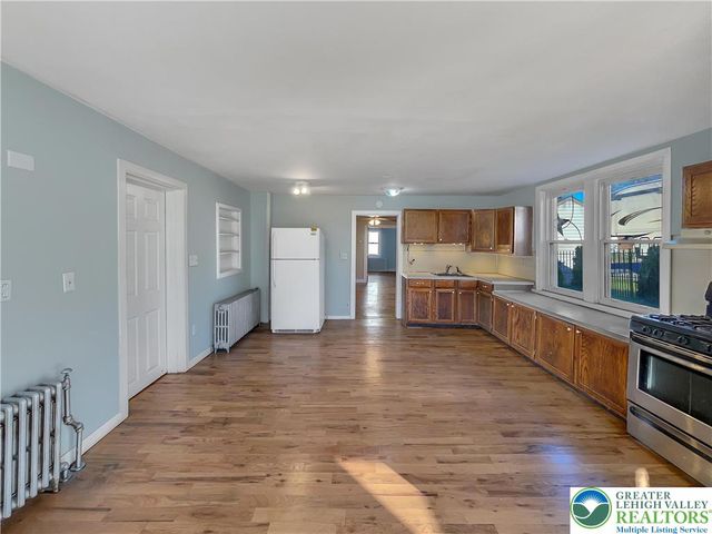 29 Hess Avenue, Hellertown Boro, PA 18055