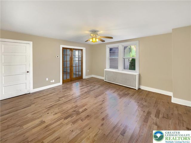 29 Hess Avenue, Hellertown Boro, PA 18055