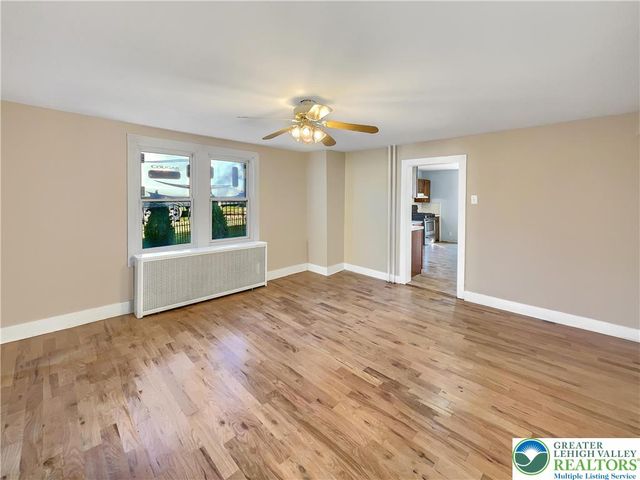 29 Hess Avenue, Hellertown Boro, PA 18055