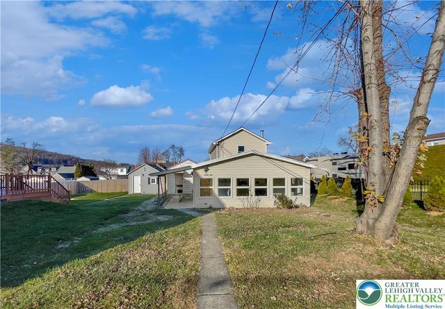 29 Hess Avenue, Hellertown Boro, PA 18055