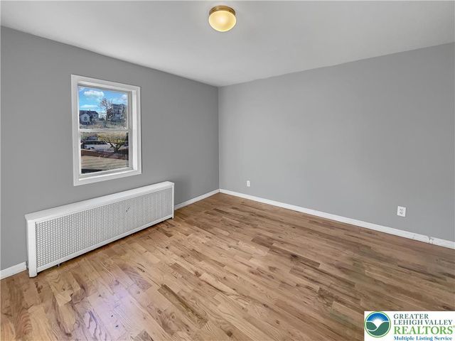 29 Hess Avenue, Hellertown Boro, PA 18055