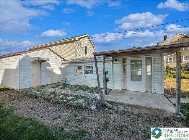 29 Hess Avenue, Hellertown Boro, PA 18055