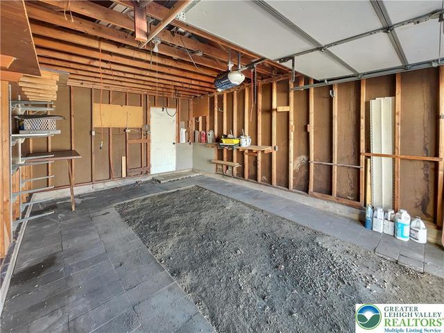 29 Hess Avenue, Hellertown Boro, PA 18055