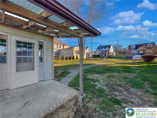 29 Hess Avenue, Hellertown Boro, PA 18055