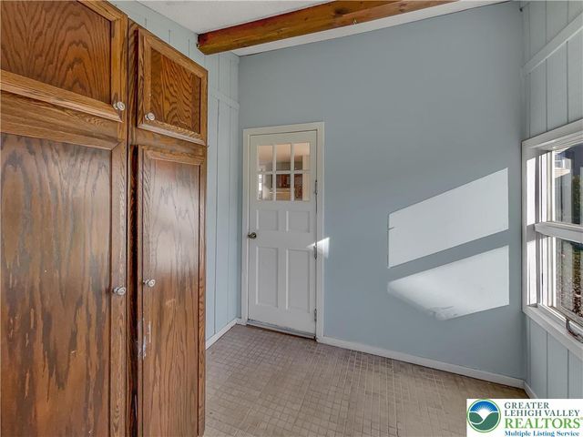 29 Hess Avenue, Hellertown Boro, PA 18055