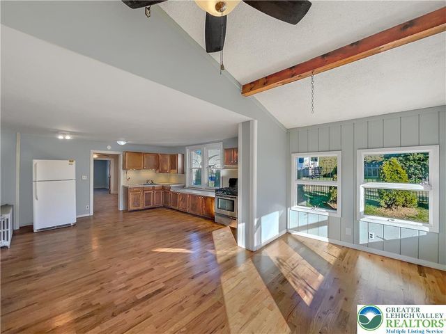 29 Hess Avenue, Hellertown Boro, PA 18055