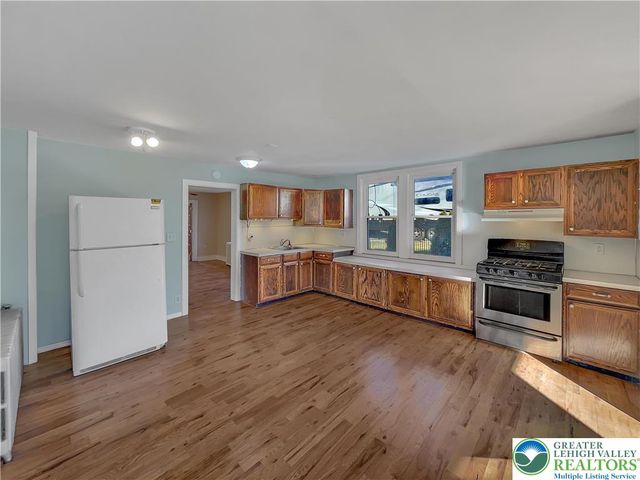 29 Hess Avenue, Hellertown Boro, PA 18055