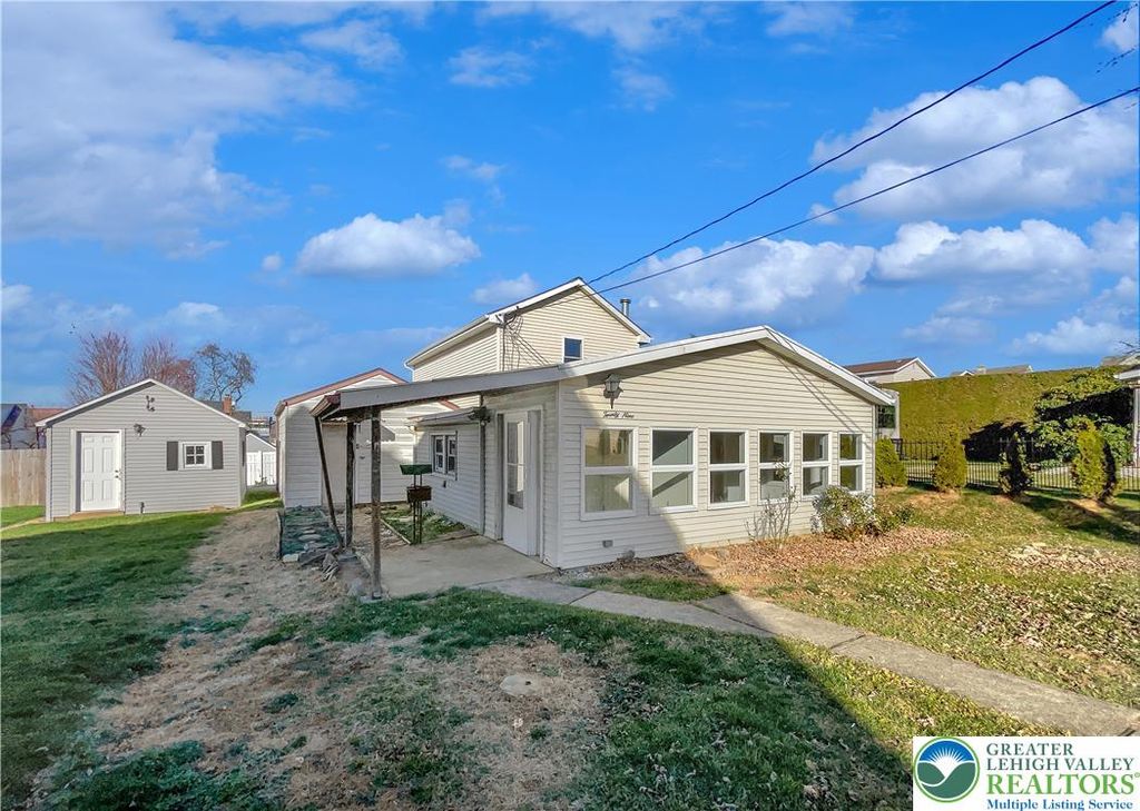 29 Hess Avenue, Hellertown Boro, PA 18055