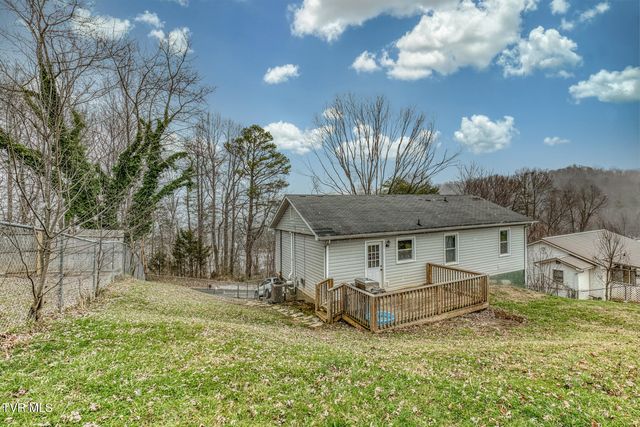 1209 Idlewylde Circle, Johnson City, TN 37601