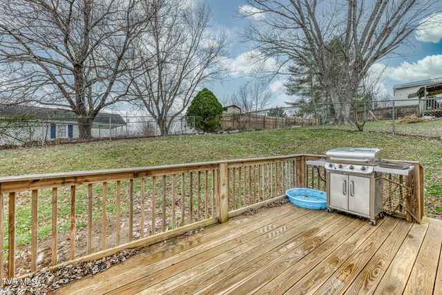 1209 Idlewylde Circle, Johnson City, TN 37601