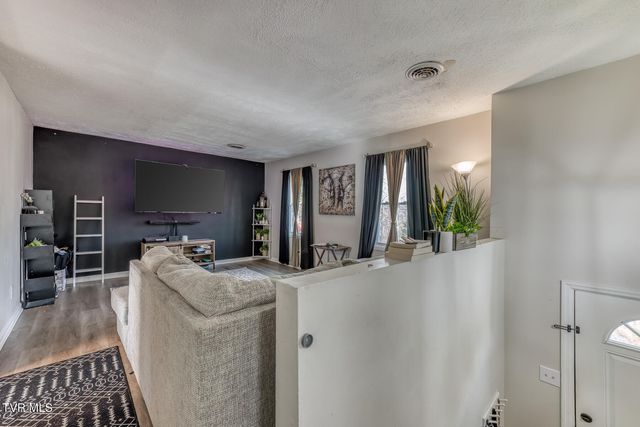 1209 Idlewylde Circle, Johnson City, TN 37601