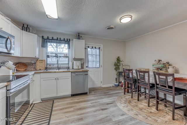 1209 Idlewylde Circle, Johnson City, TN 37601