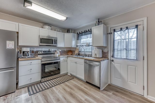 1209 Idlewylde Circle, Johnson City, TN 37601