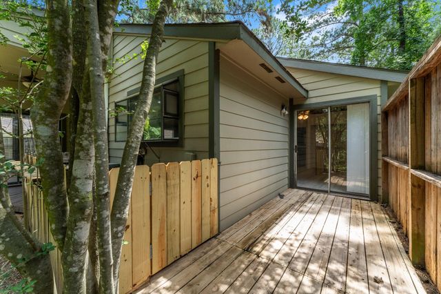 14 W Cobble Hill Circle, The Woodlands, TX 77381