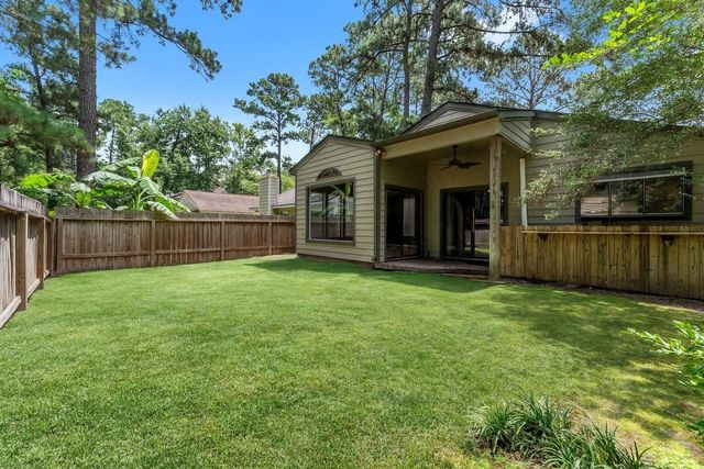 14 W Cobble Hill Circle, The Woodlands, TX 77381