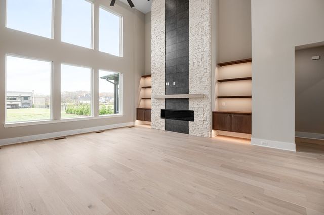 1764 Dean Rd, Thompsons Station, TN 37179