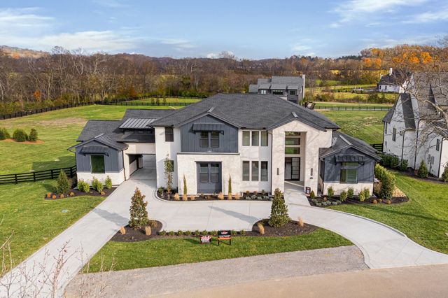 1764 Dean Rd, Thompsons Station, TN 37179