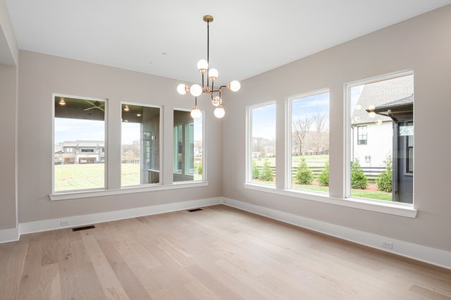 1764 Dean Rd, Thompsons Station, TN 37179