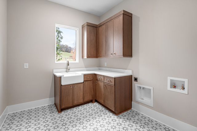 1764 Dean Rd, Thompsons Station, TN 37179