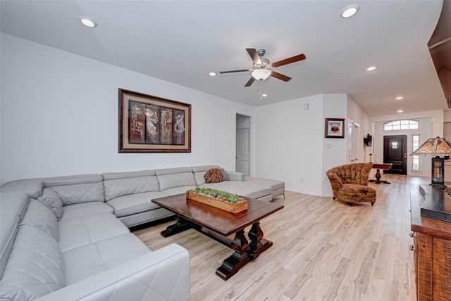 5020 Twin Summit Drive, Rosenberg, TX 77469