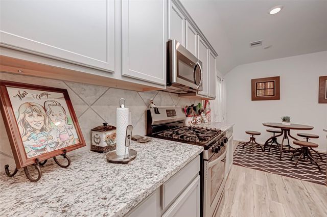 5020 Twin Summit Drive, Rosenberg, TX 77469